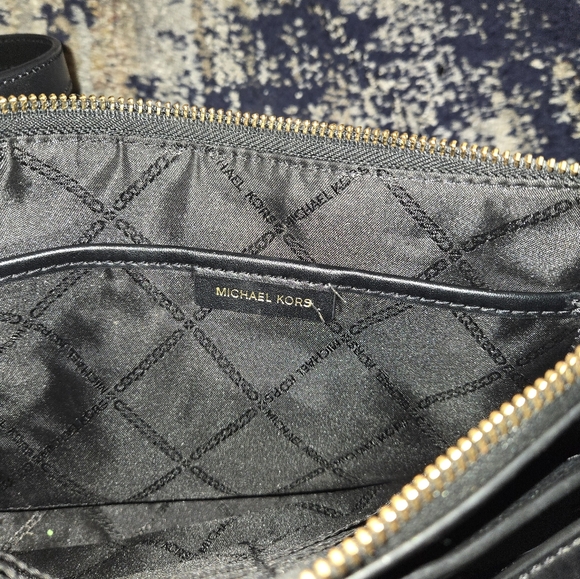 Michael Kors bag - Picture 3 of 3